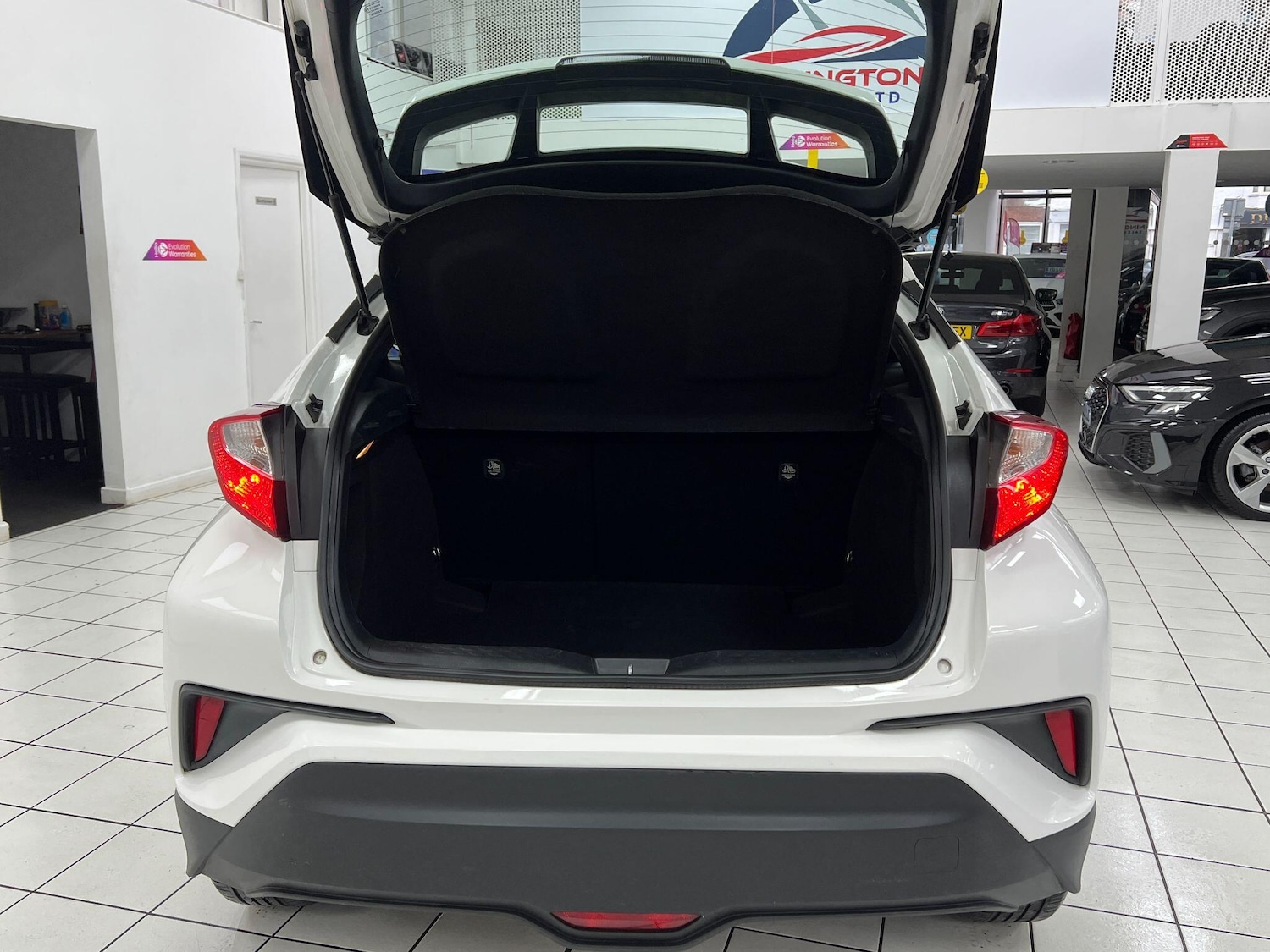 Used Toyota C-HR 2017 for sale - 77278752: Photo 84