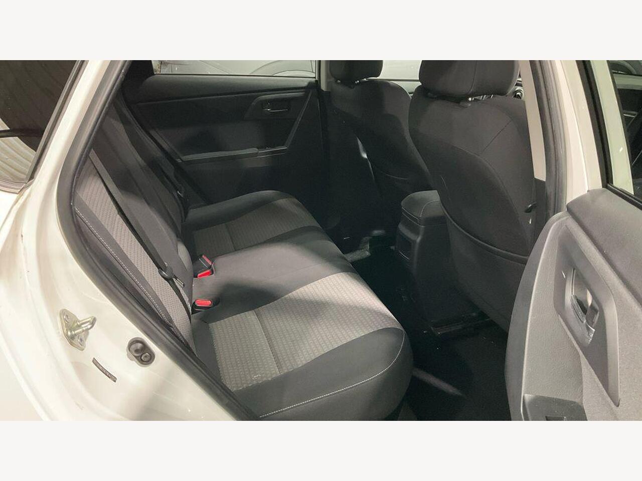 Used Toyota Auris 2018 for sale - 77743927: Photo 14