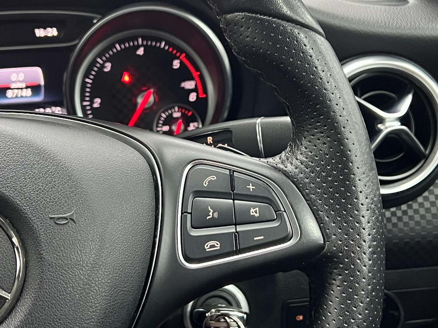 Used Mercedes-Benz A-Class 2017 for sale - 76898232: Photo 25