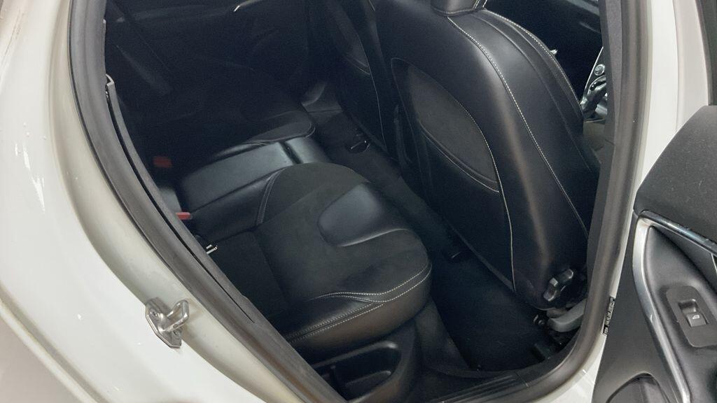 Used Volvo V40 2016 for sale - 76898834: Photo 15