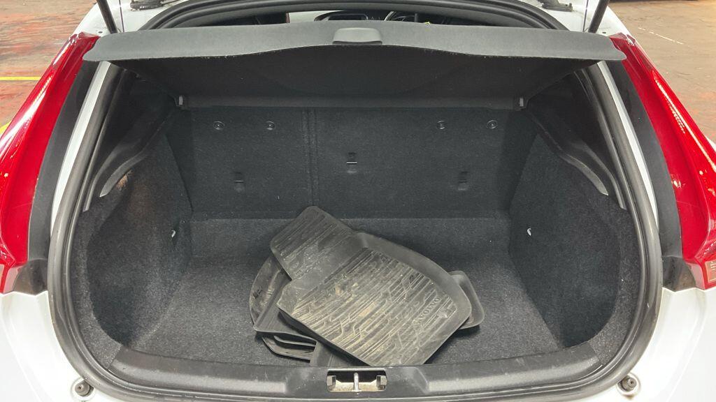 Used Volvo V40 2016 for sale - 76898834: Photo 20