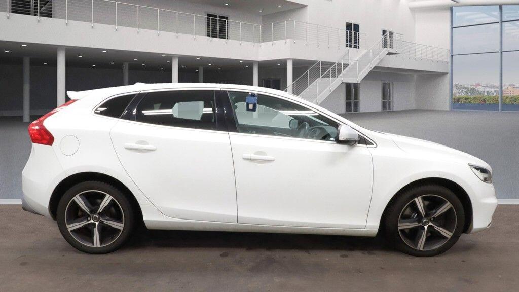 Used Volvo V40 2016 for sale - 76898834: Photo 9