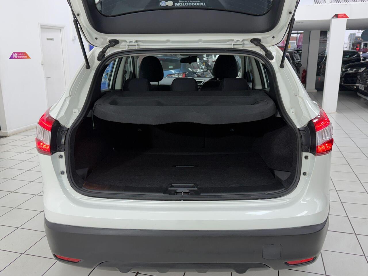 Used Nissan Qashqai 2016 for sale - 77743867: Photo 63