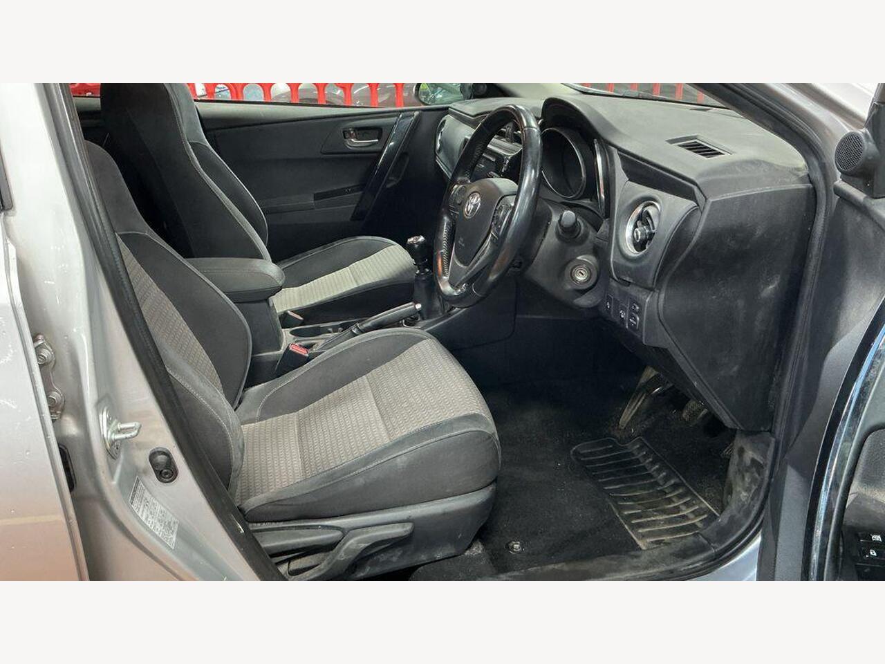 Used Toyota Auris 2017 for sale - 77743886: Photo 17