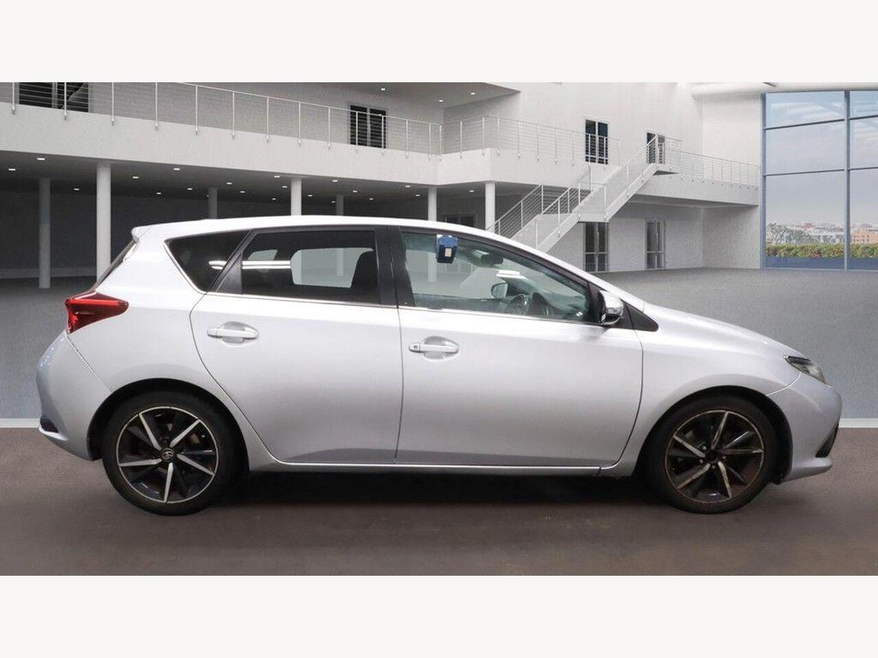 Used Toyota Auris 2017 for sale - 77743886: Photo 9