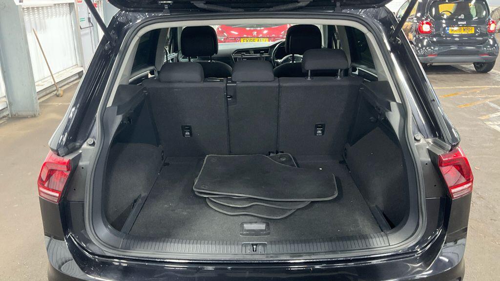 Used Volkswagen Tiguan 2016 for sale - 76926498: Photo 28