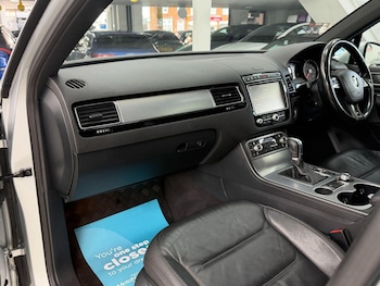 Used Volkswagen Touareg 2016 for sale - 79260061: Photo