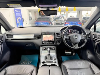 Used Volkswagen Touareg 2016 for sale - 79260061: Photo