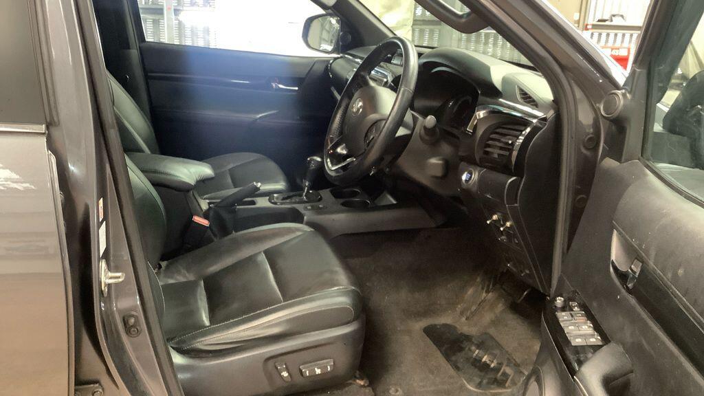 Used Toyota Hilux 2019 for sale - 77625352: Photo 11