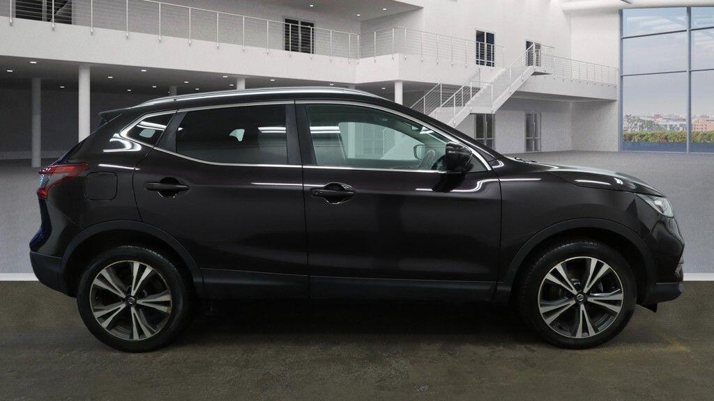 Used Nissan Qashqai 2017 for sale - 77387685: Photo 9