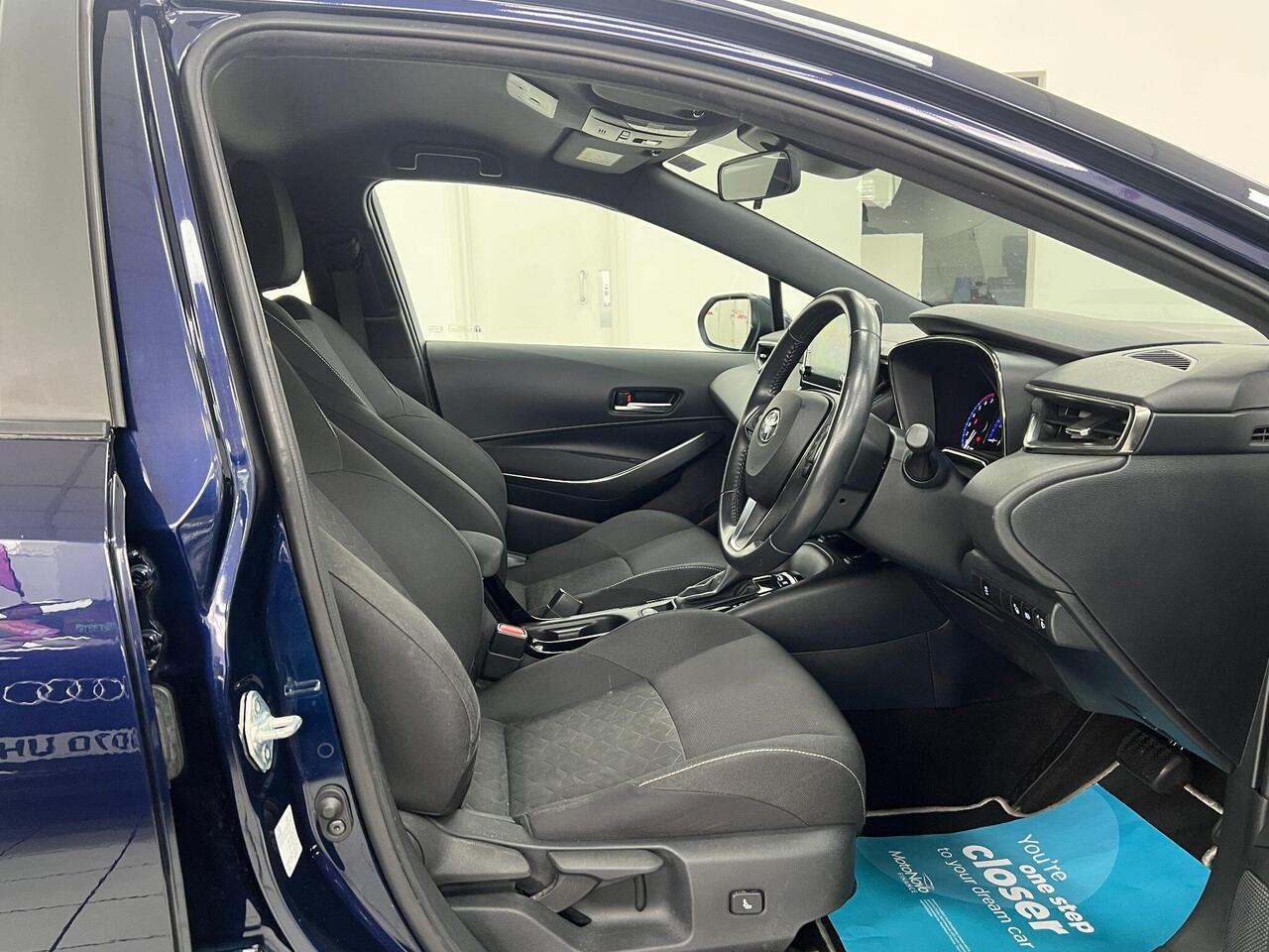 Used Toyota Corolla 2021 for sale - 77743932: Photo 3