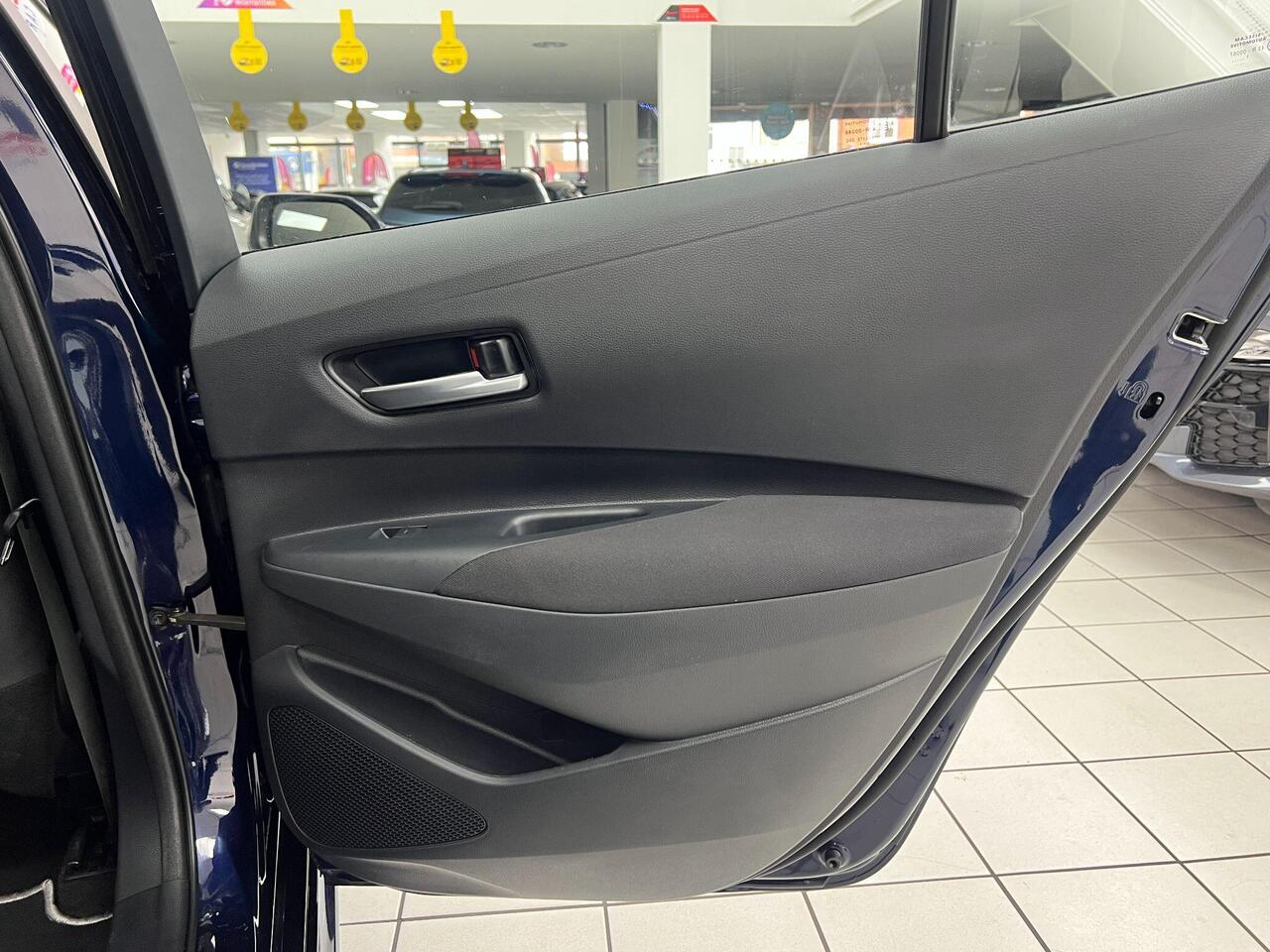 Used Toyota Corolla 2021 for sale - 77743932: Photo 32