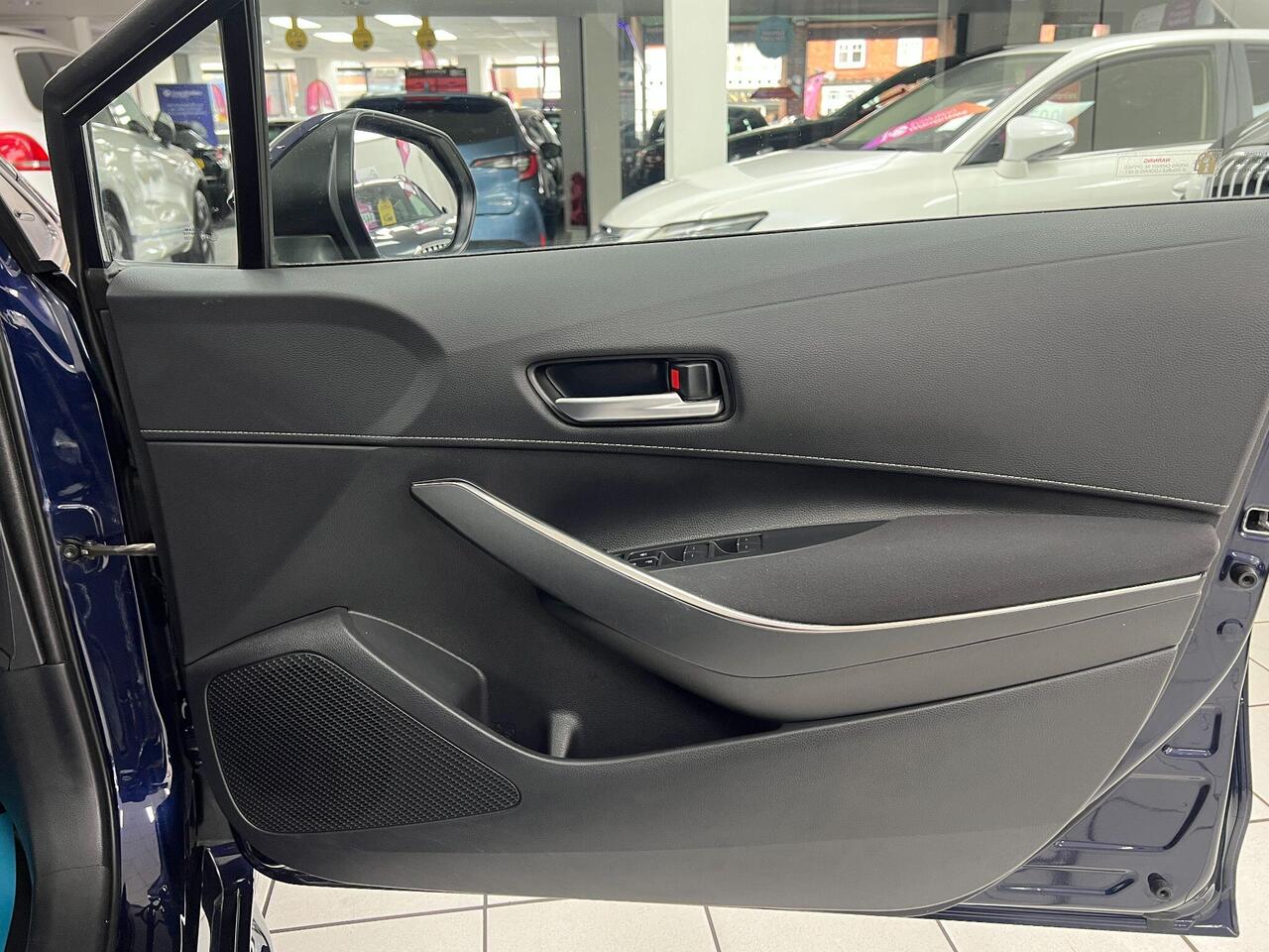 Used Toyota Corolla 2021 for sale - 77743932: Photo 33