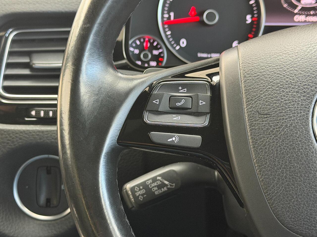 Used Volkswagen Touareg 2017 for sale - 77743881: Photo 33