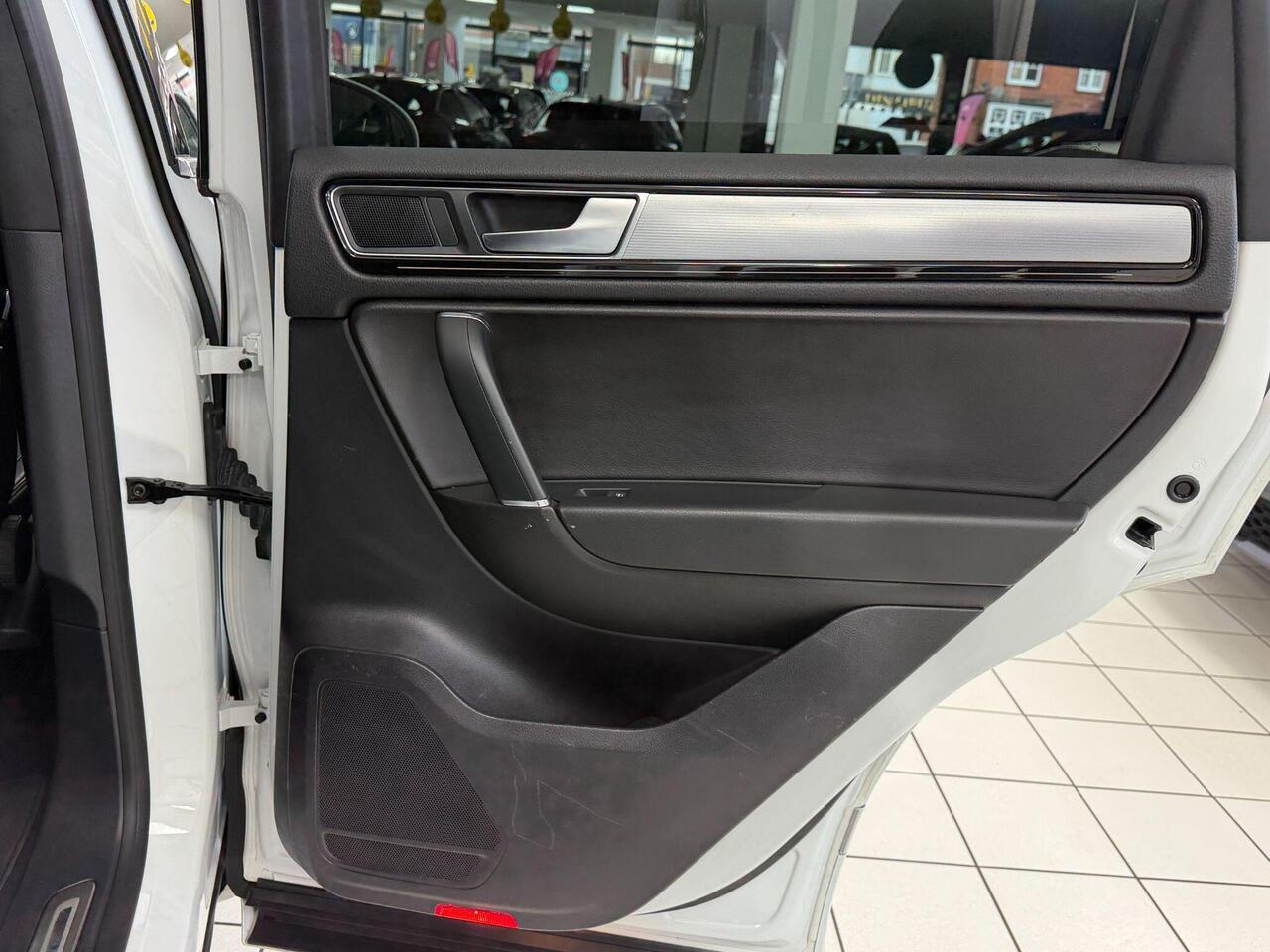 Used Volkswagen Touareg 2017 for sale - 77743881: Photo 40