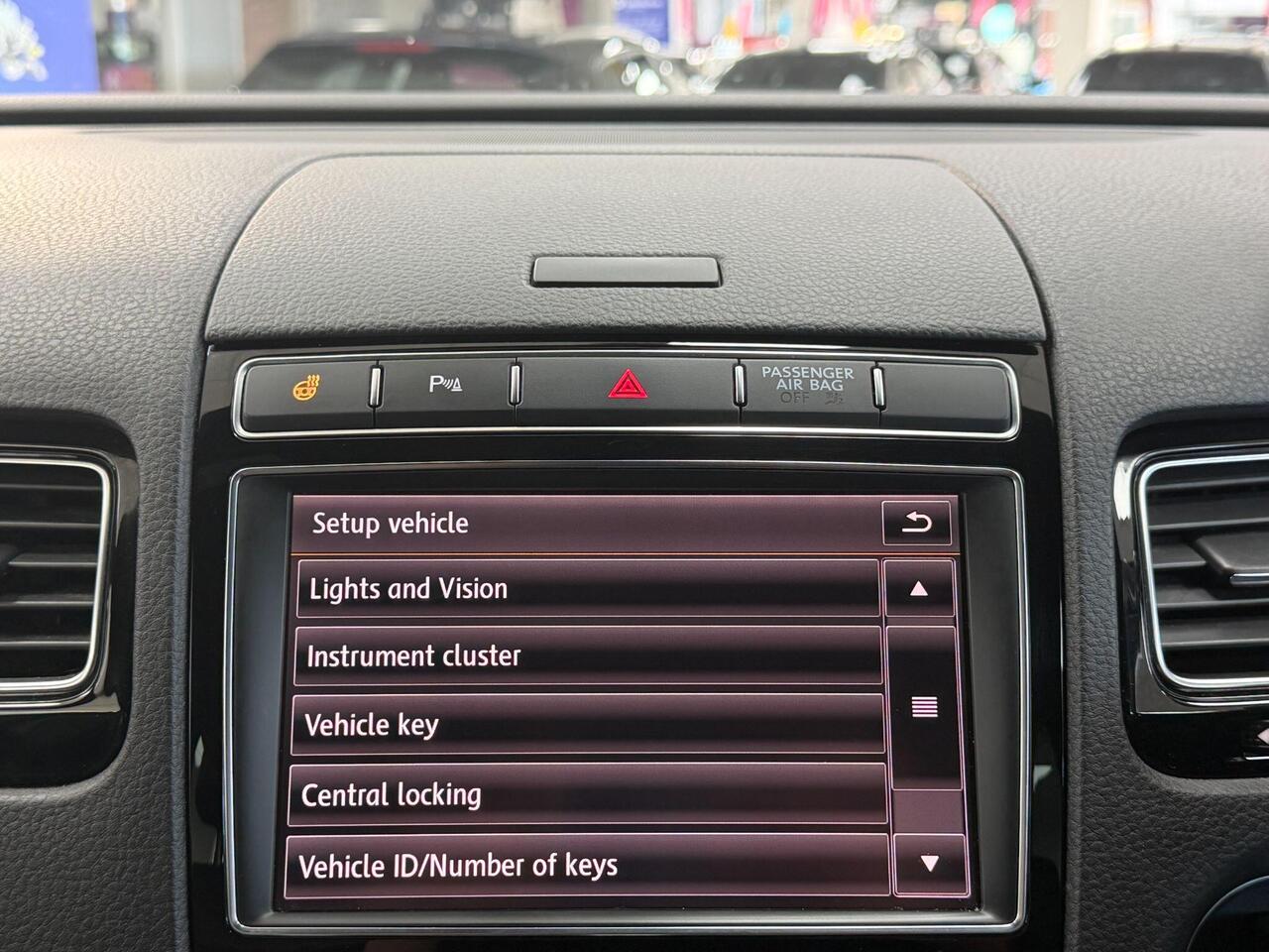 Used Volkswagen Touareg 2017 for sale - 77743881: Photo 53