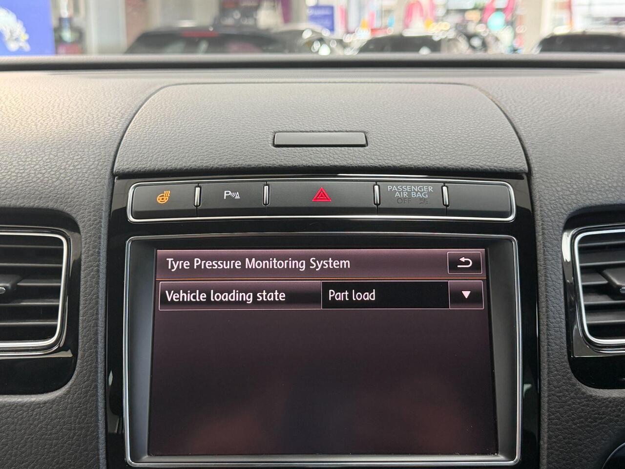 Used Volkswagen Touareg 2017 for sale - 77743881: Photo 55