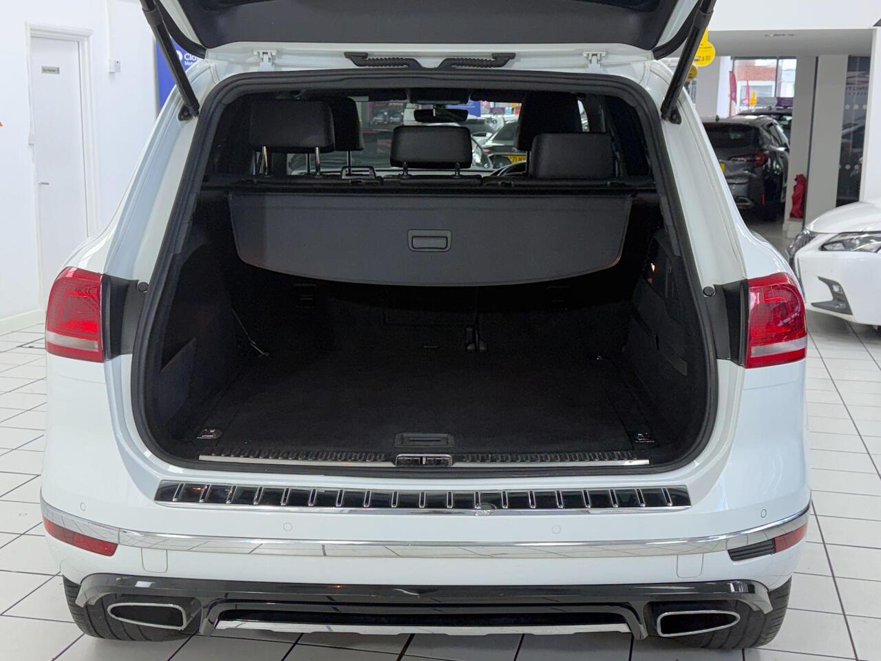 Used Volkswagen Touareg 2017 for sale - 77743881: Photo 67