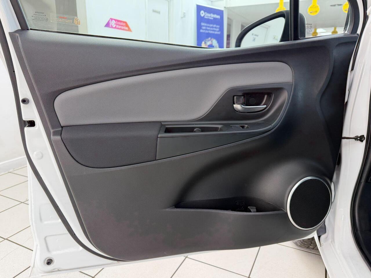 Used Toyota Yaris 2016 for sale - 77884281: Photo 30