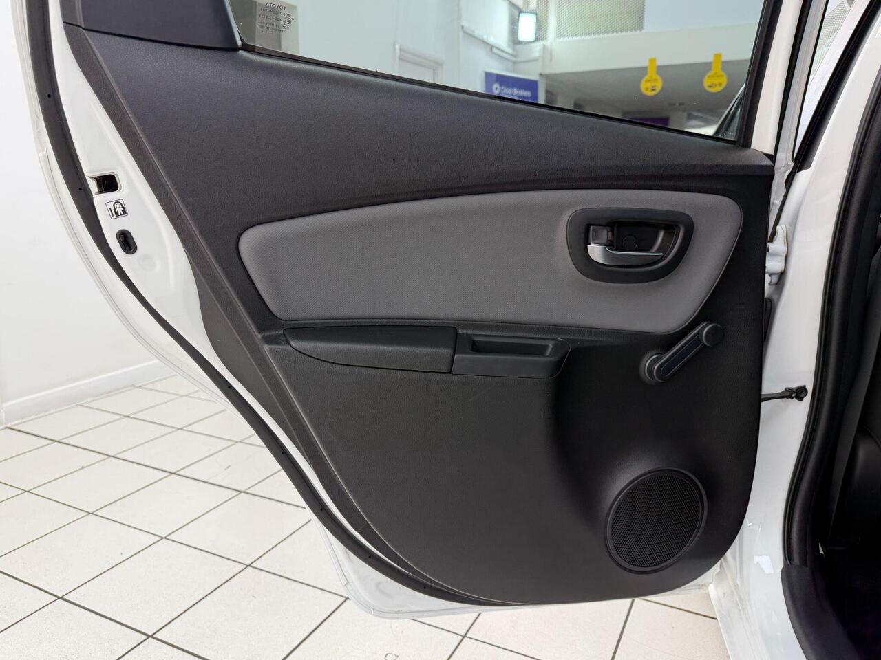 Used Toyota Yaris 2016 for sale - 77884281: Photo 32