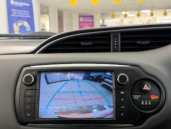 Used Toyota Yaris 2016 for sale - 77884281: Photo