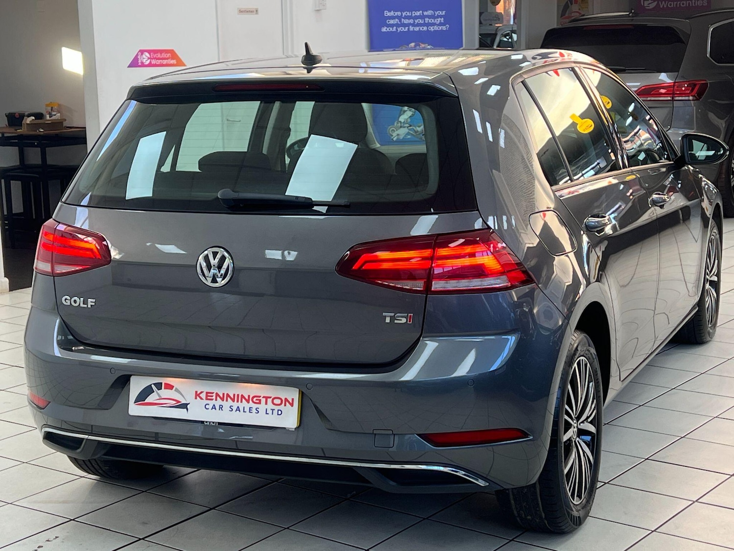 Used Volkswagen Golf 2017 for sale - 77564648: Photo 4