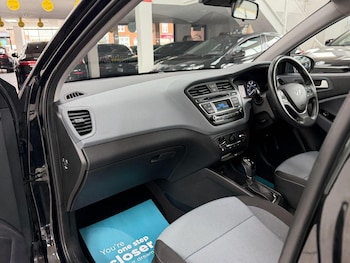 Used Hyundai i20 2017 for sale - 78831241: Photo