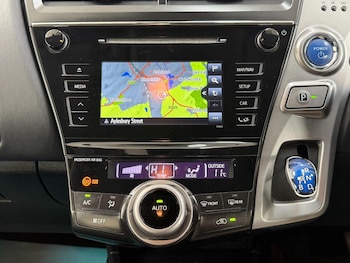 Used Toyota Prius+ 2019 for sale - 78867995: Photo