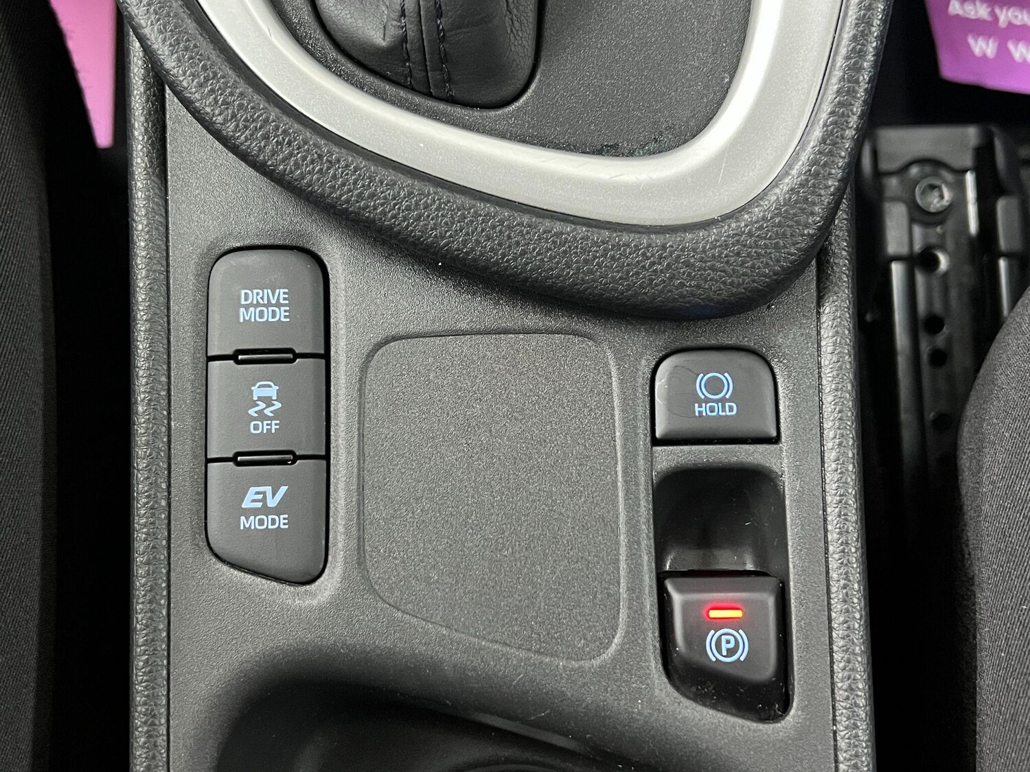 Used Toyota Yaris 2022 for sale - 76898557: Photo 30