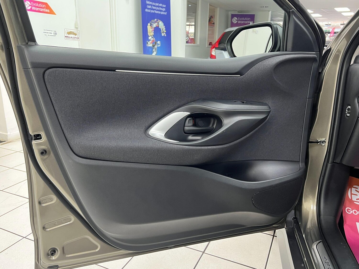 Used Toyota Yaris 2022 for sale - 76898557: Photo 33