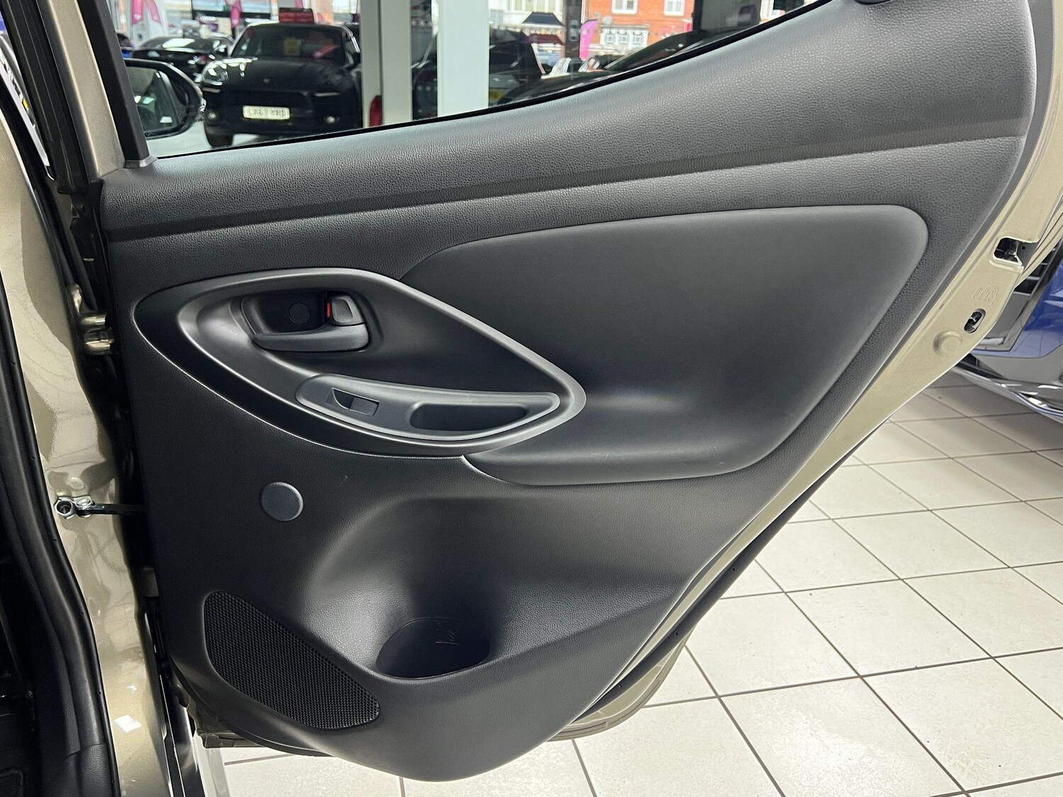 Used Toyota Yaris 2022 for sale - 76898557: Photo 35
