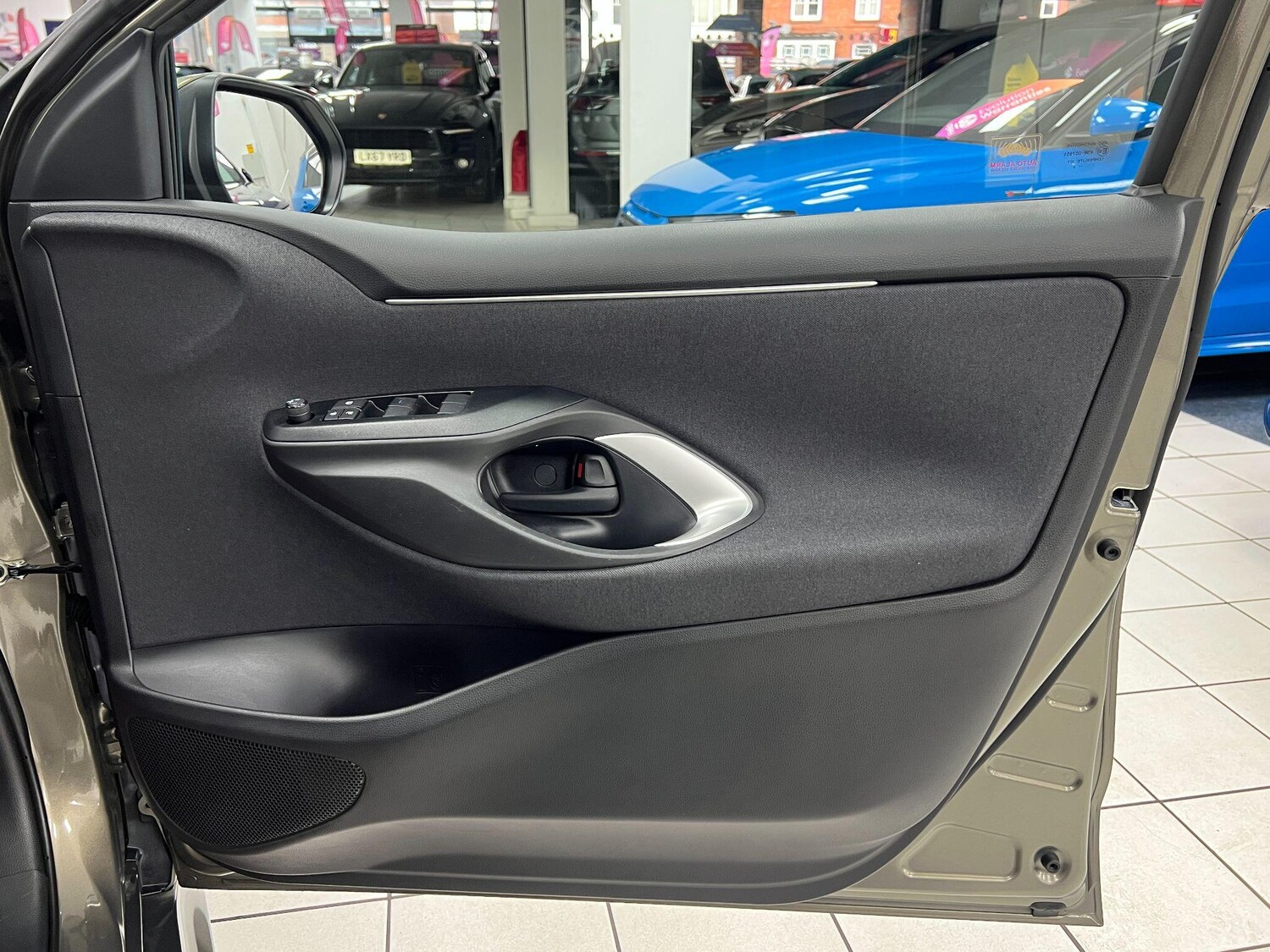 Used Toyota Yaris 2022 for sale - 76898557: Photo 37