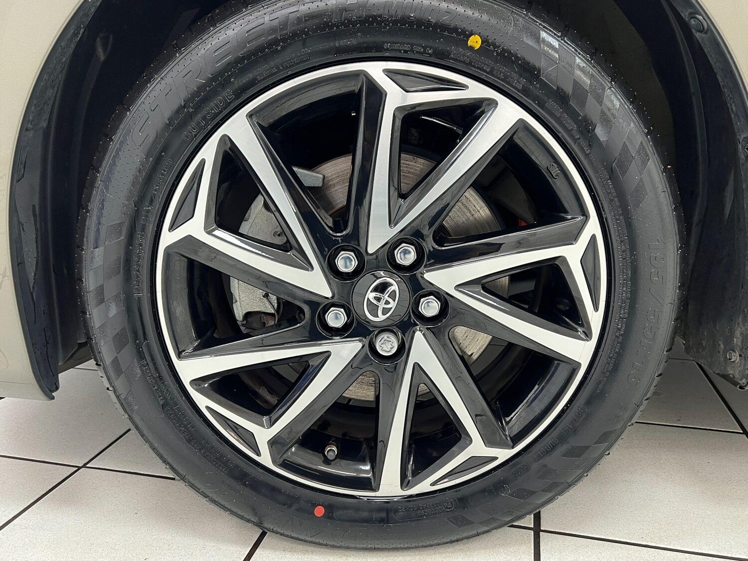 Used Toyota Yaris 2022 for sale - 76898557: Photo 38