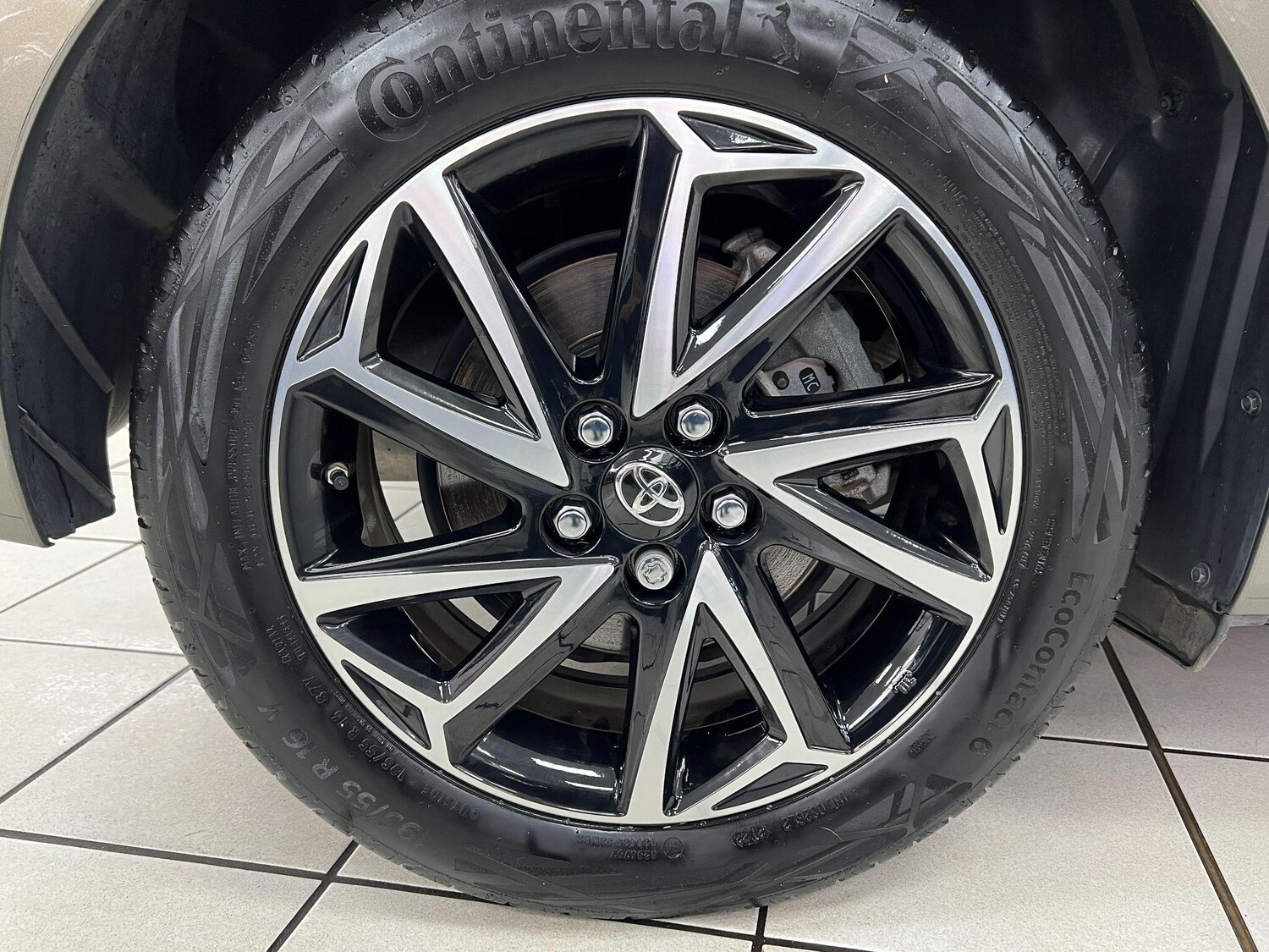 Used Toyota Yaris 2022 for sale - 76898557: Photo 40