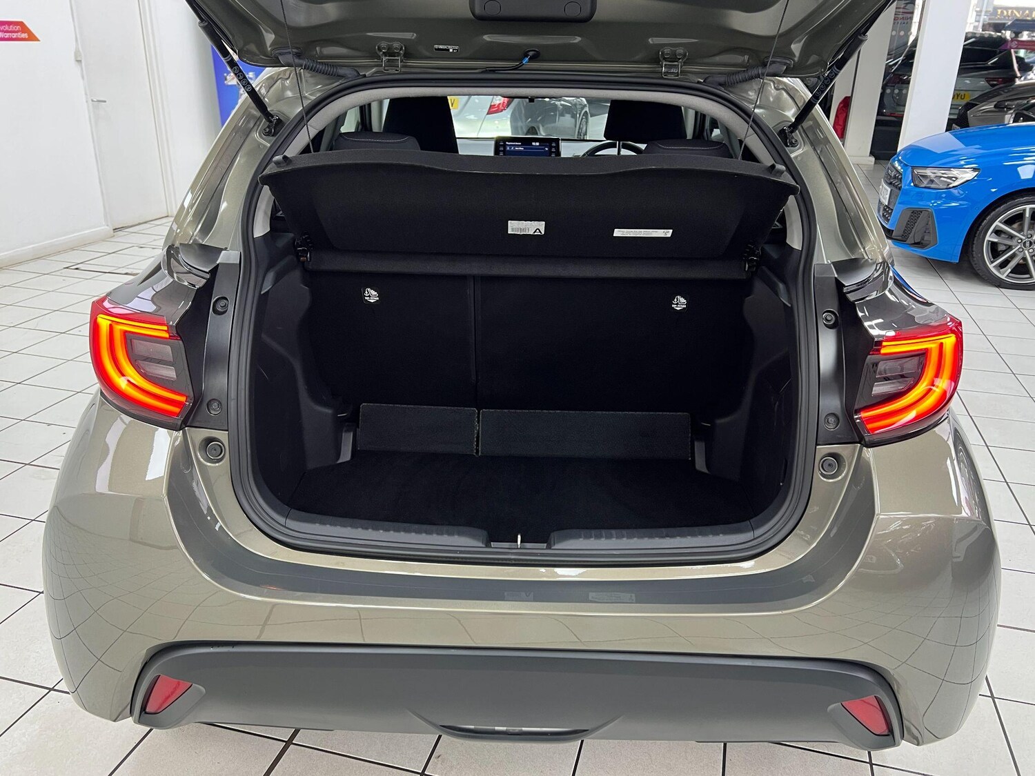 Used Toyota Yaris 2022 for sale - 76898557: Photo 74