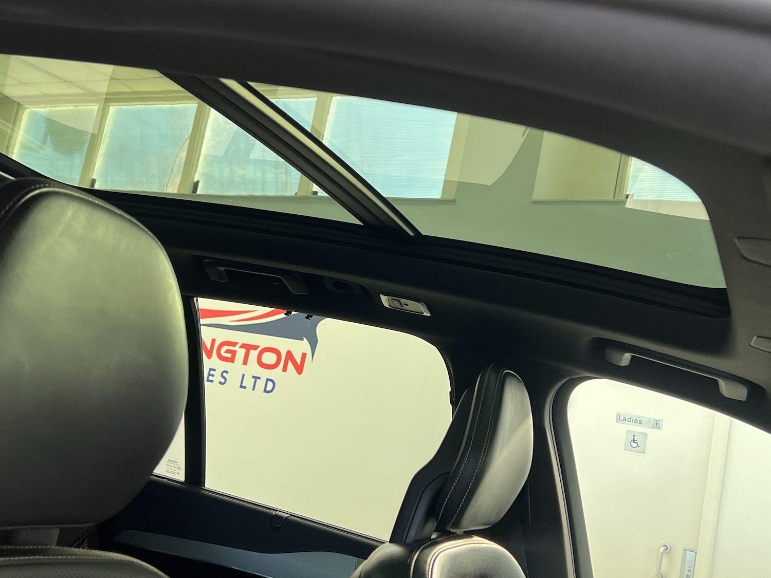 Used Volvo XC90 2017 for sale - 77060322: Photo 90