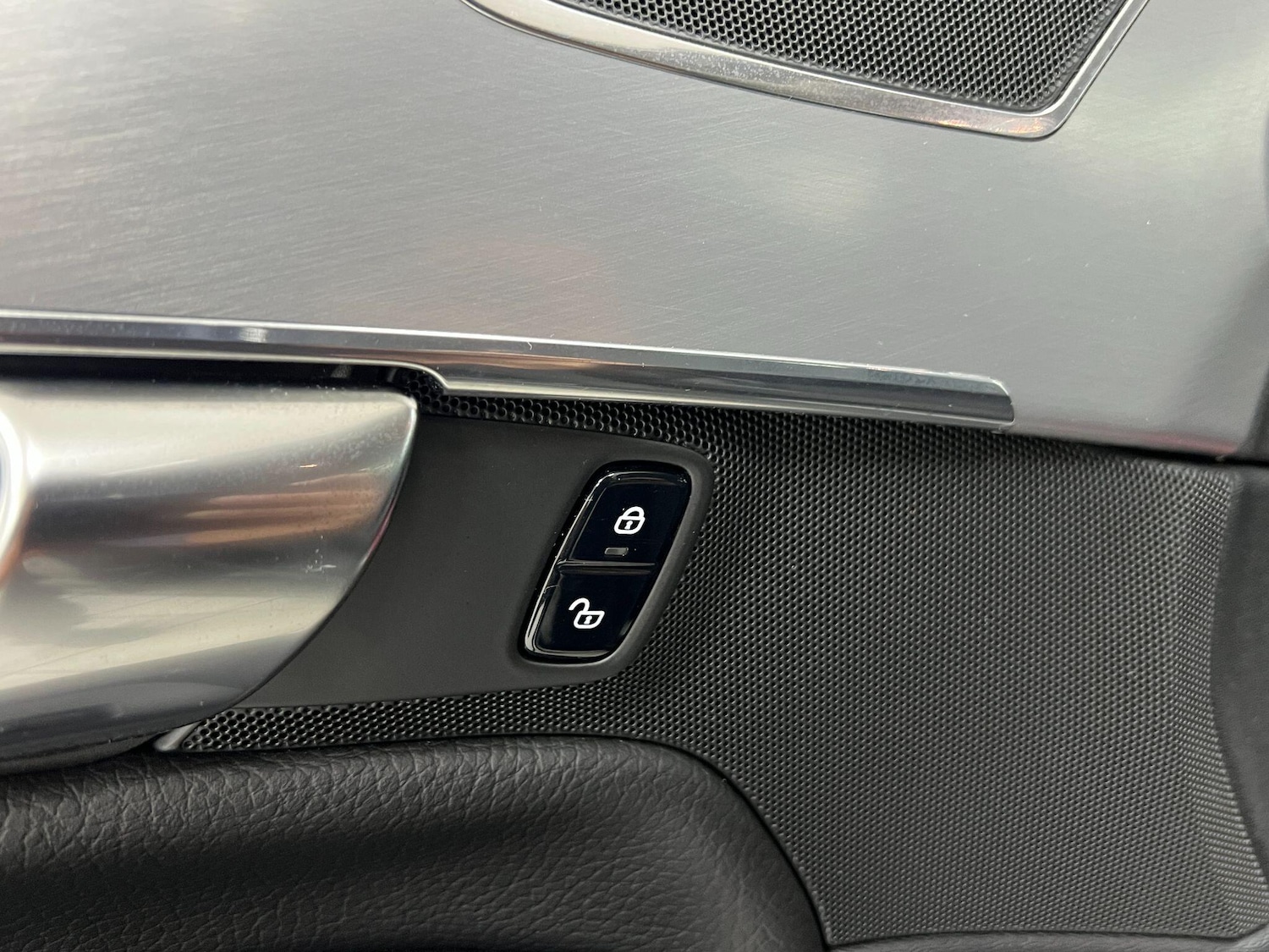 Used Volvo XC90 2016 for sale - 76976861: Photo 25