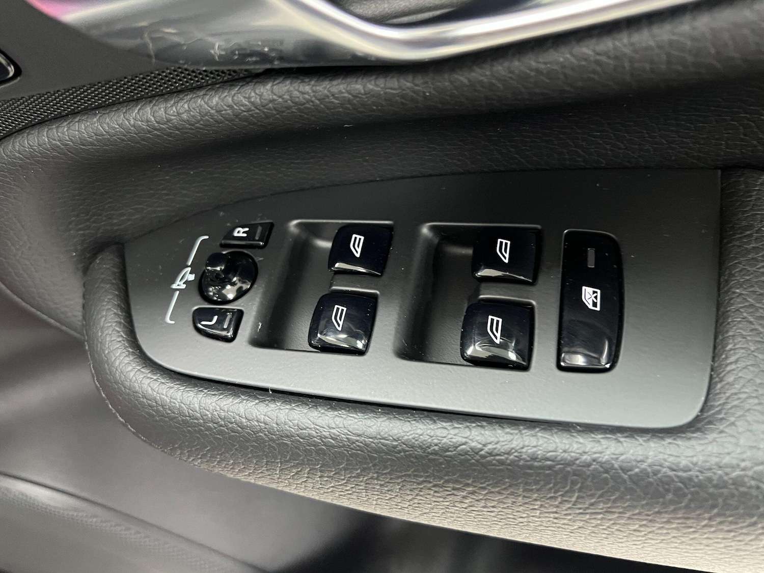 Used Volvo XC90 2016 for sale - 76976861: Photo 29