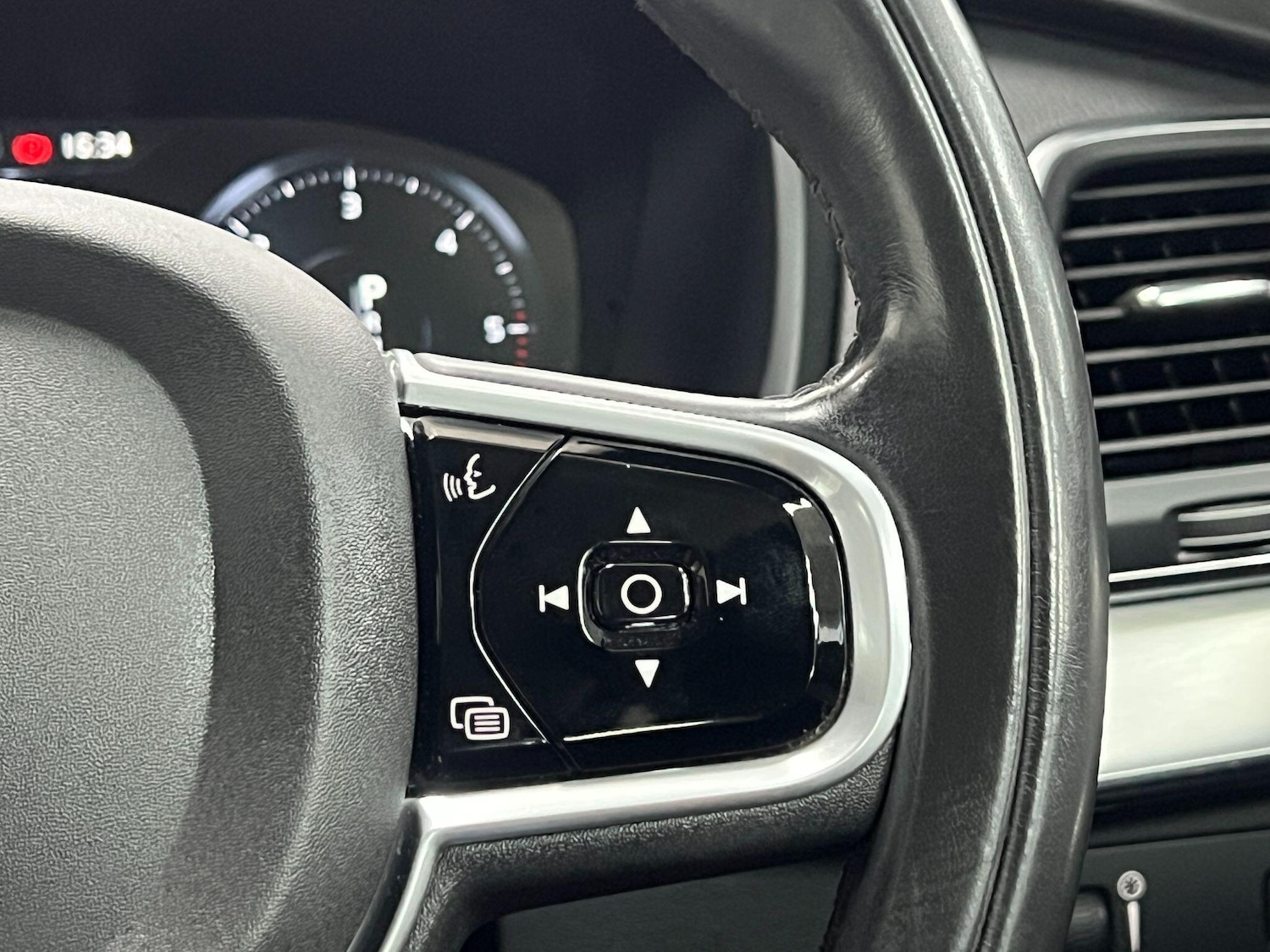 Used Volvo XC90 2016 for sale - 76976861: Photo 35