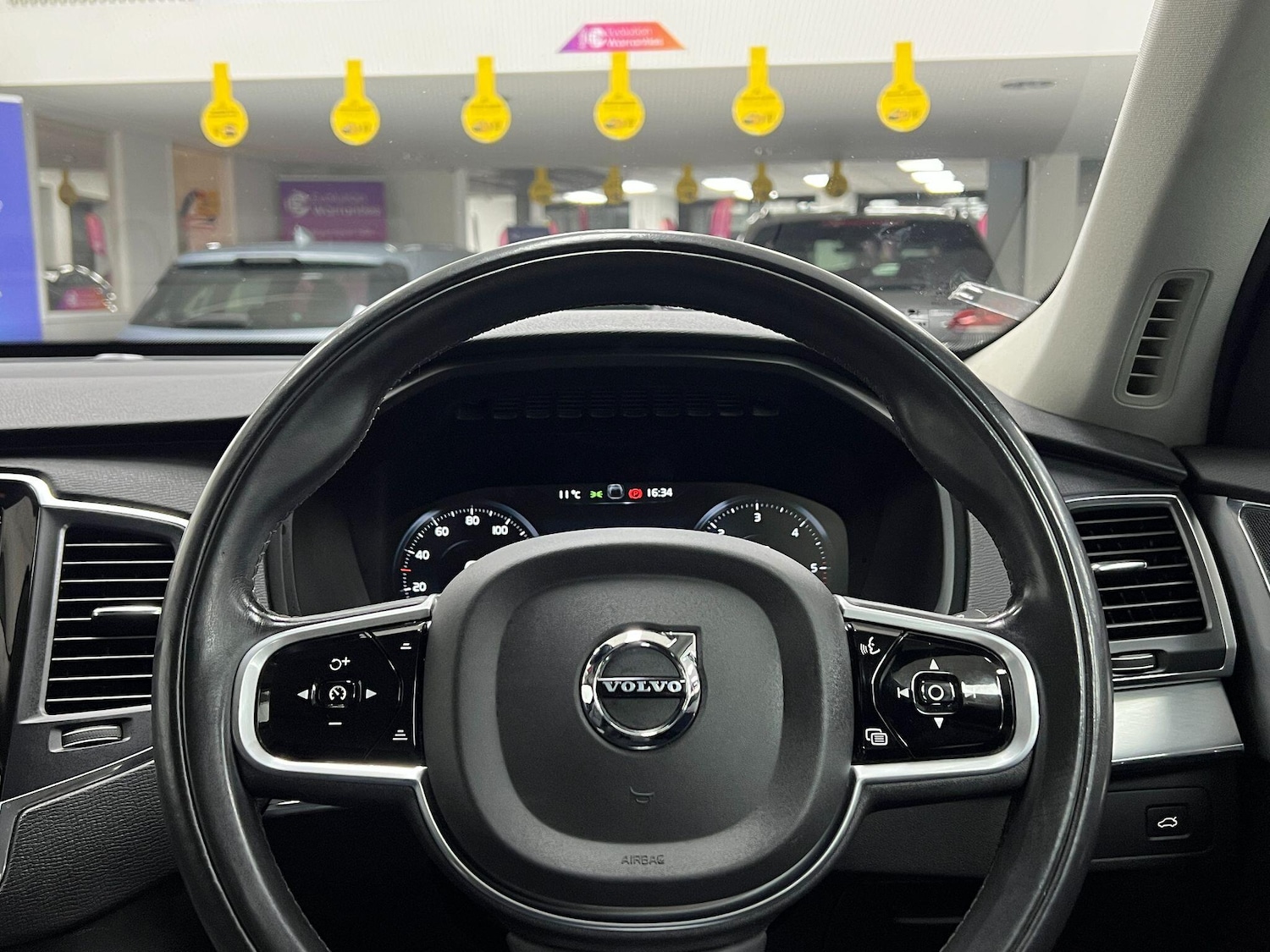 Used Volvo XC90 2016 for sale - 76976861: Photo 90