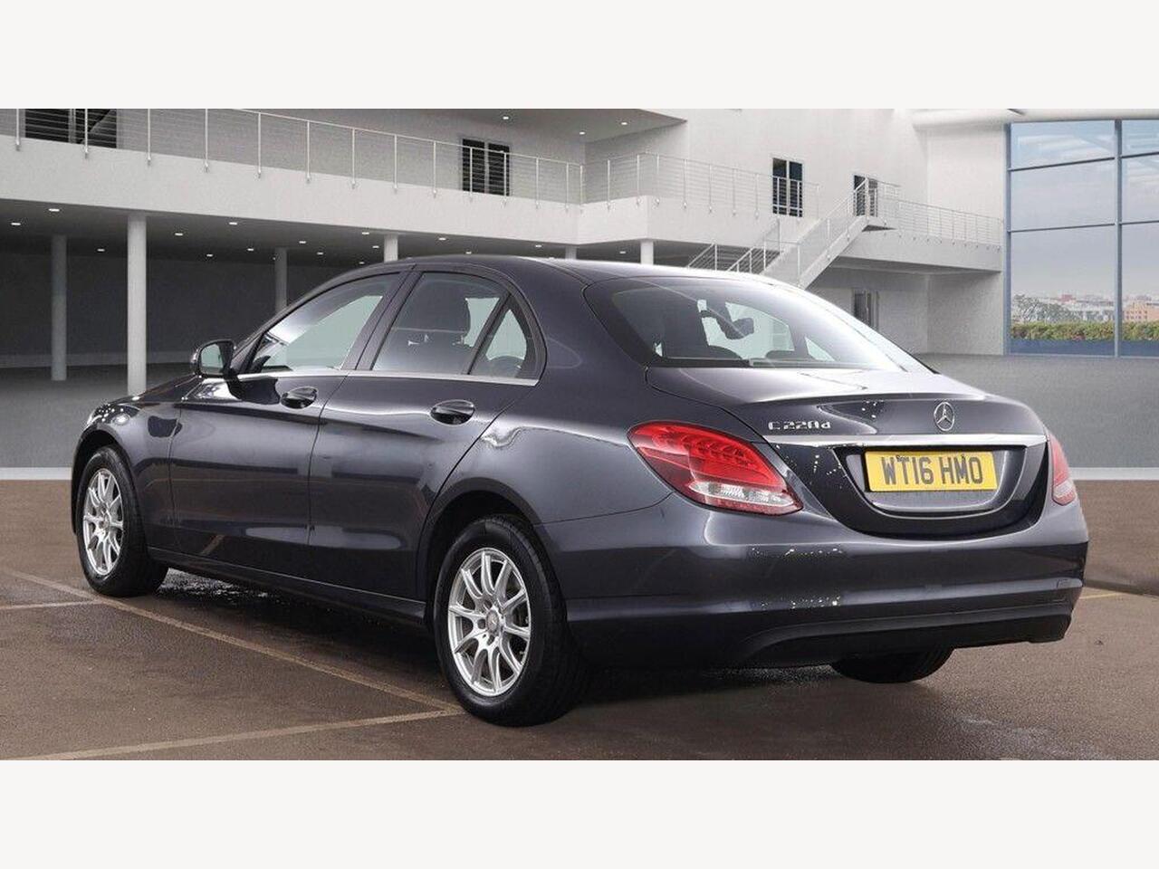 Used Mercedes-Benz C Class 2016 for sale - 77743918: Photo 5