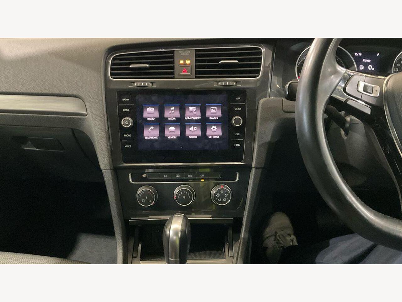 Used Volkswagen Golf 2017 for sale - 77743908: Photo 13