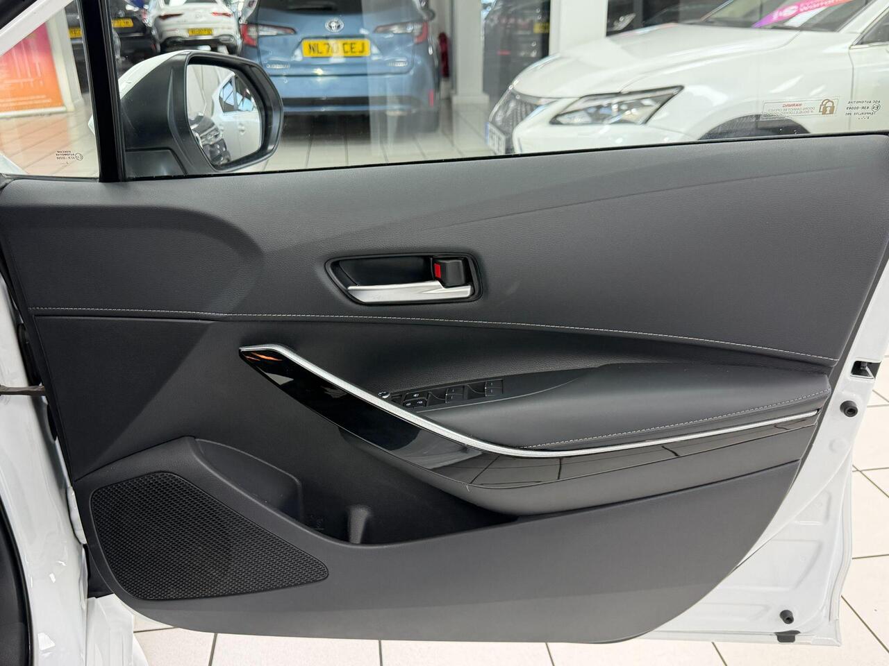 Used Toyota Corolla 2023 for sale - 77743921: Photo 33