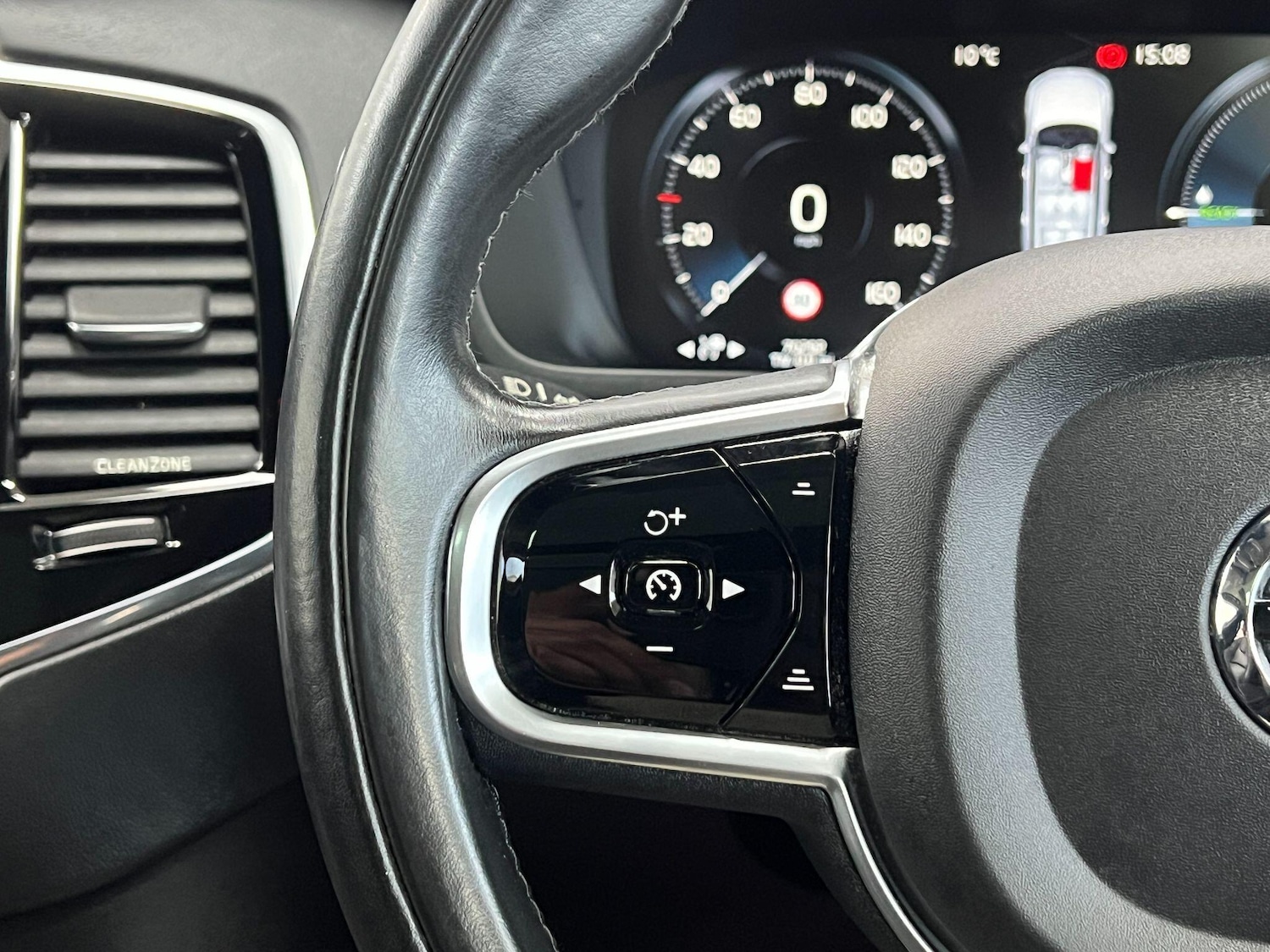 Used Volvo XC90 2016 for sale - 77015916: Photo 35