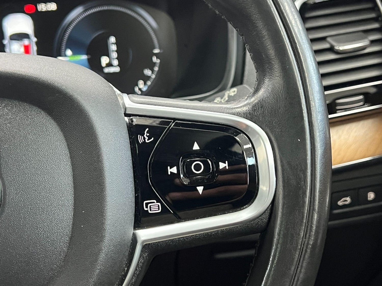 Used Volvo XC90 2016 for sale - 77015916: Photo 37