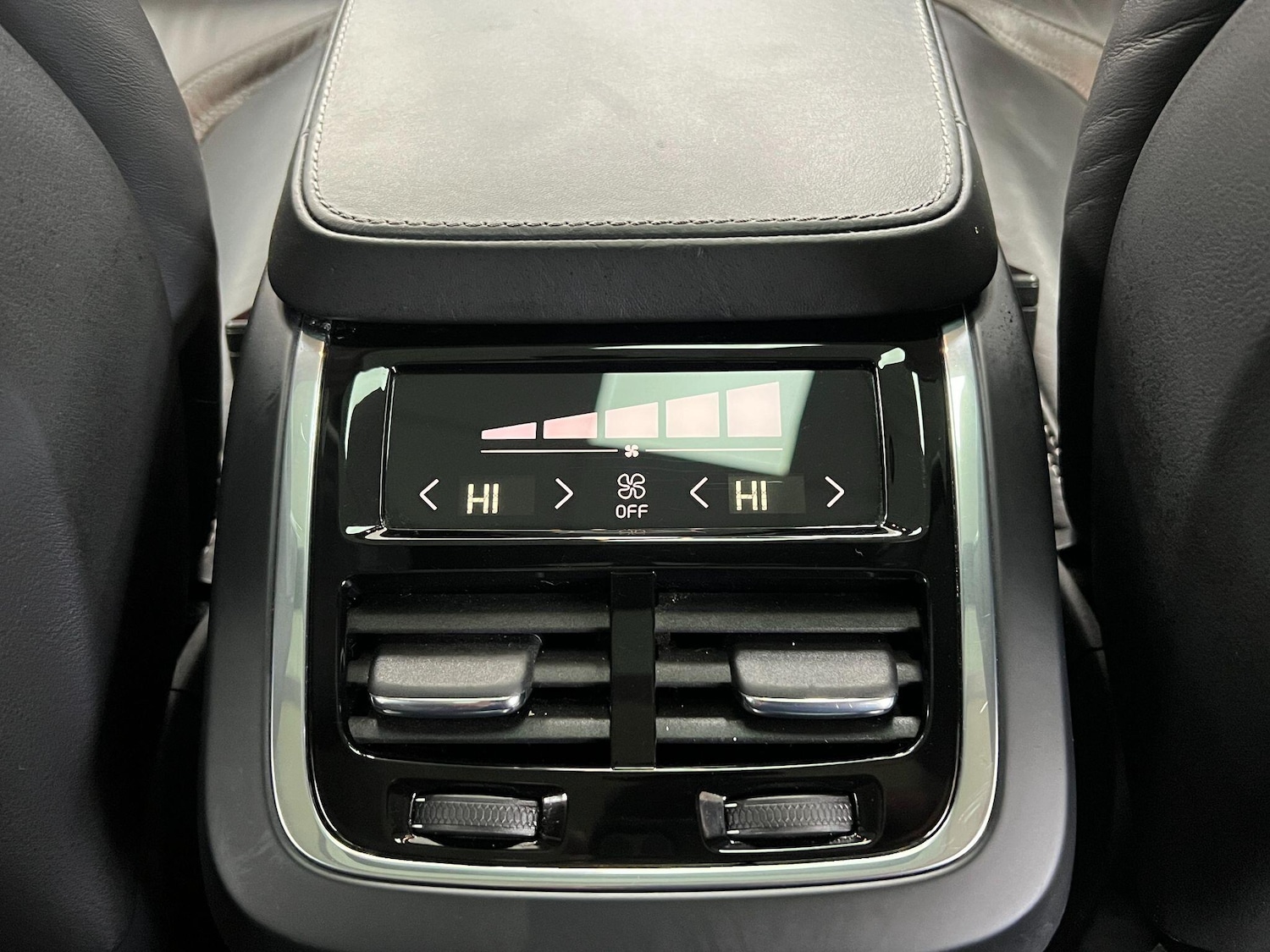 Used Volvo XC90 2016 for sale - 77015916: Photo 53