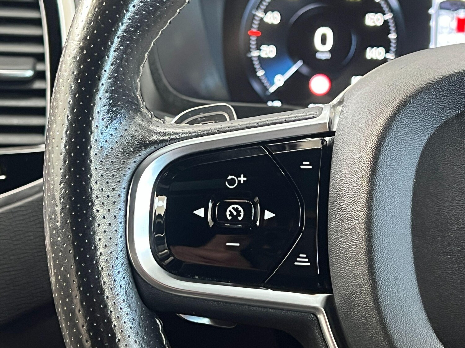 Used Volvo XC90 2017 for sale - 76899405: Photo 34