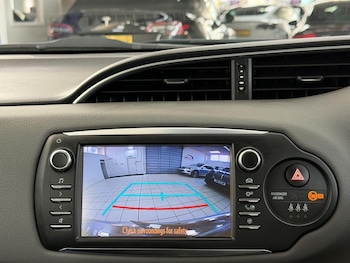 Used Toyota Yaris 2017 for sale - 79249735: Photo
