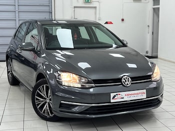 Used Volkswagen Golf 2017 for sale - 76898968: Photo