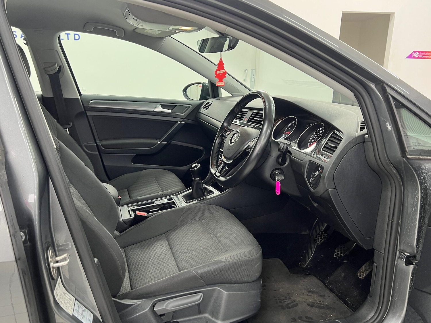 Used Volkswagen Golf 2017 for sale - 76898968: Photo 28